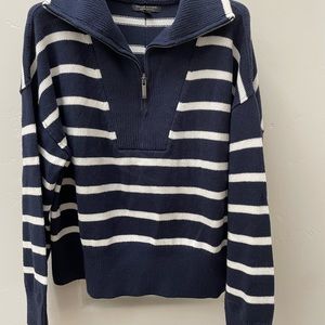 Banana Republic Navy/White stripe size Large 1/4 zip pullover.
